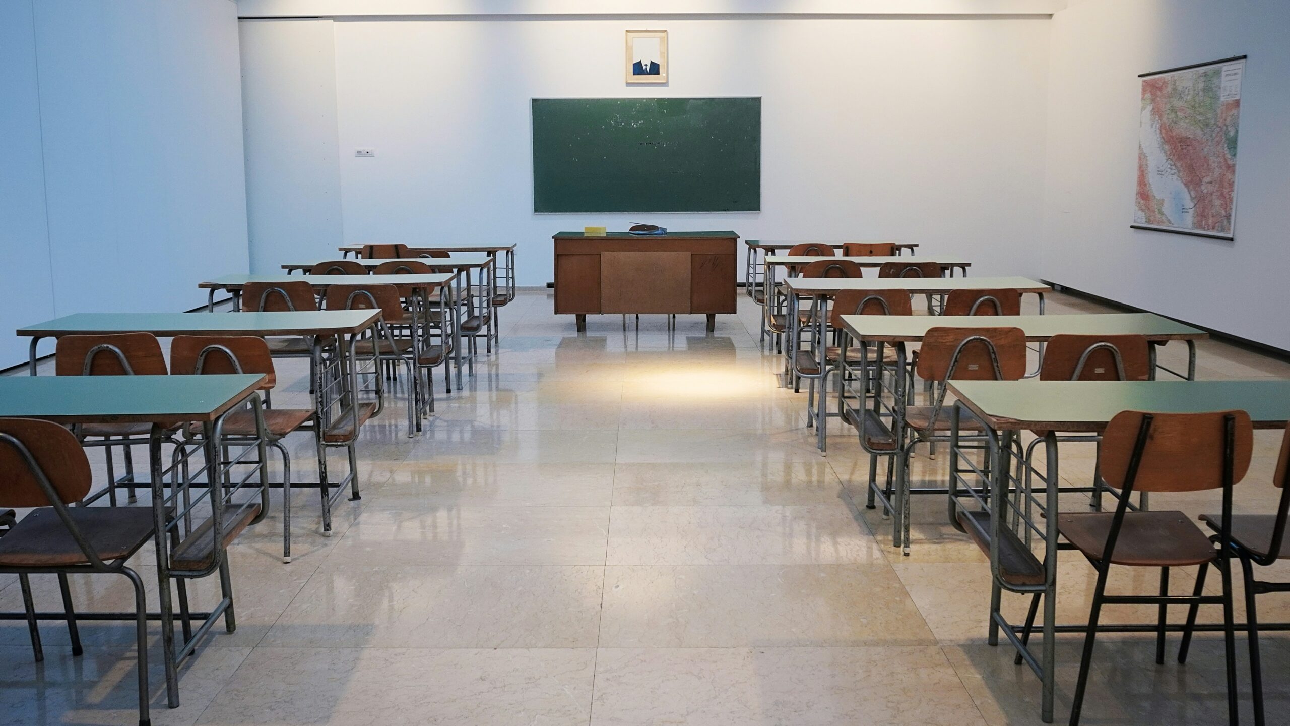 volantinaggio scuole